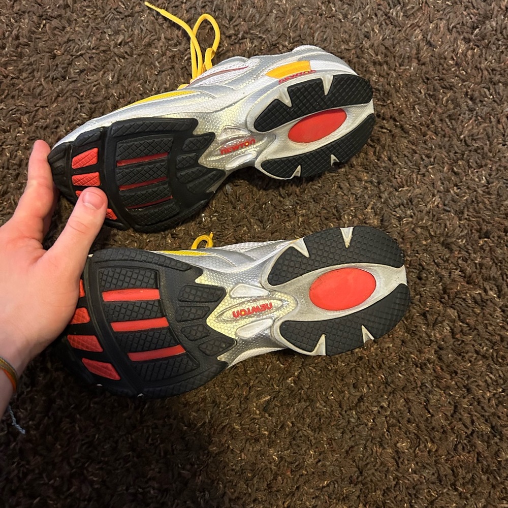 Newtons Shoes Size 8.5 - Picture 4 of 5